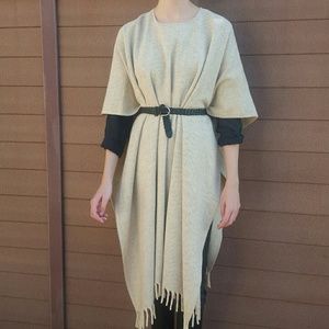 Vintage Oatmeal Wool Fringe Poncho